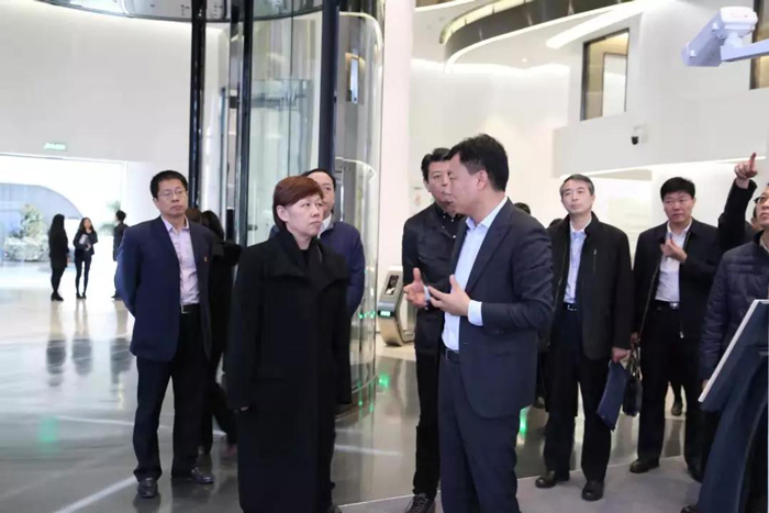 齊靜部長考察OBE科技集團